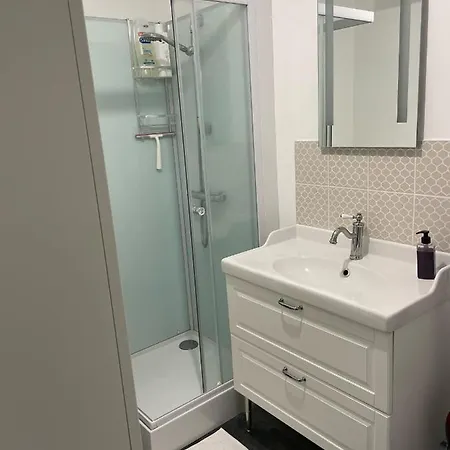 Joli Hyper Centre De בווה